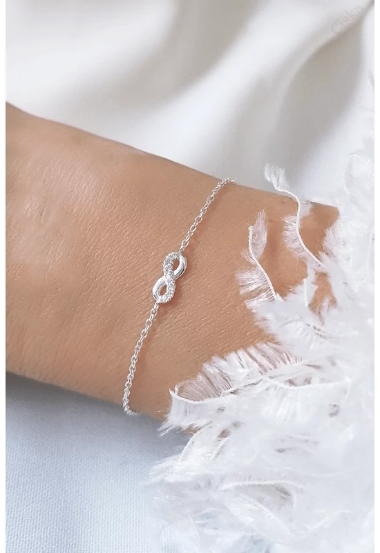 Ezüst infinity karkötő cirkóniakövekkel – 925 sterling ezüst végtelen szimbólum
