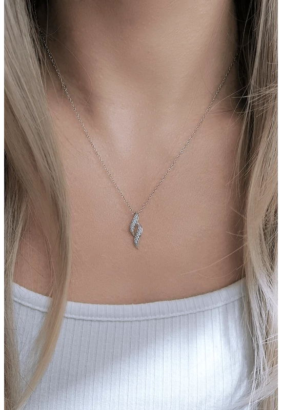 Elegáns rhodium bevonatú ezüst nyaklánc cirkónia kövekkel | Fényes, időtálló ékszer
