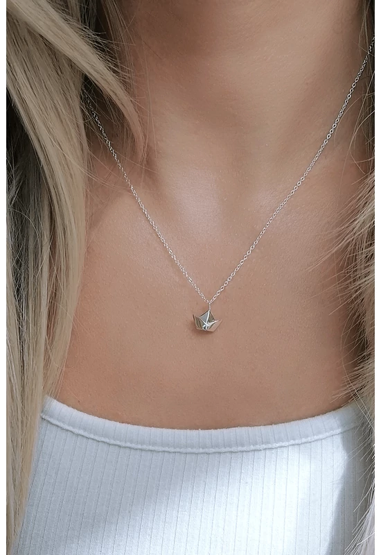 Ezüst Nyaklánc Origami Hajó Medállal – 925 Sterling Elegáns Ékszer