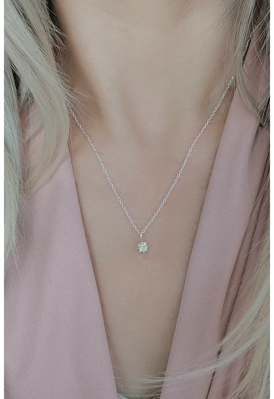 Ezüst cirkónia nyaklánc – modern és elegáns kiegészítő