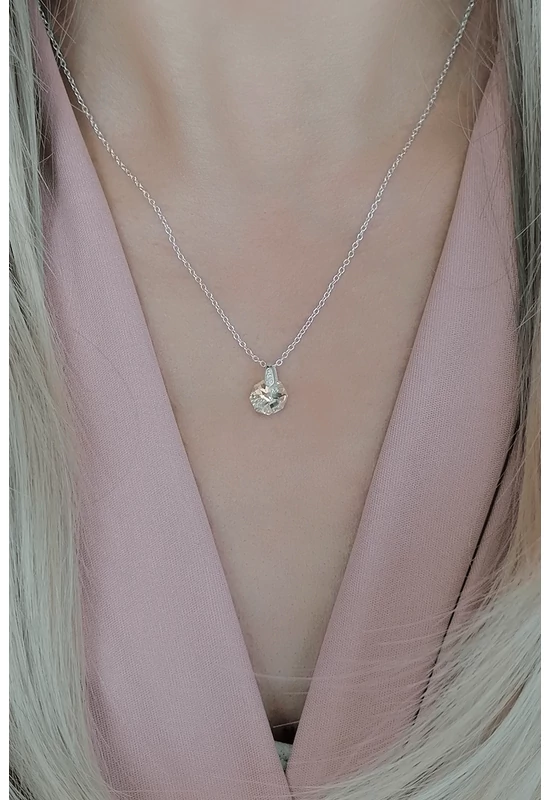Ezüst kristály nyaklánc – irizáló, elegáns női ékszer
