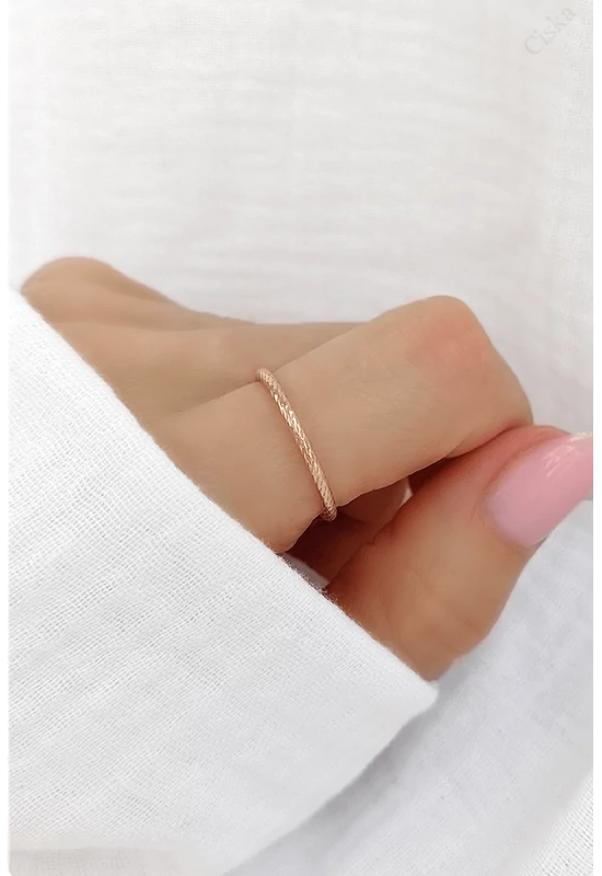 Vékony Mart- Csavart Rose Gold Ezüst Gyűrű